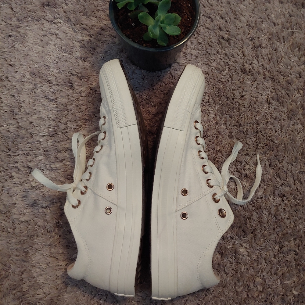 Converse - Picture 4 of 10